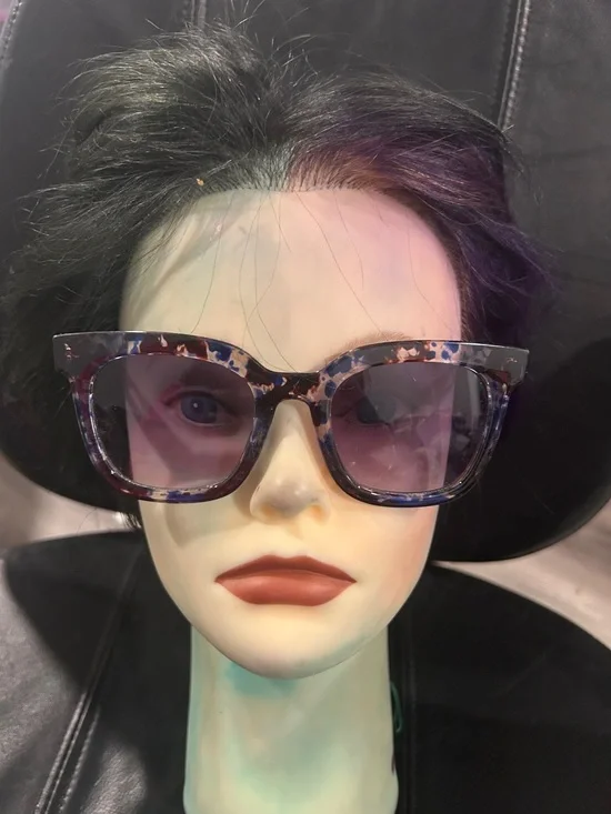 Aj Morgan Tortoiseshell Sunglasses with Purple Lenses - Picture 6 of 10
